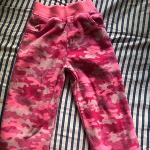 3T pink camo sweats